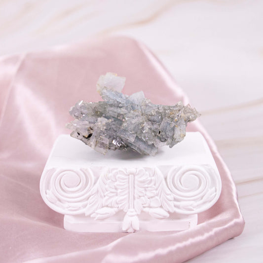 Baryt Pyrit blau silber metallic Cluster Rohstück Einschlüsse hellblau pastell  Annurah deutscher Onlineshop Kristalle Heilsteine Edelsteine Schutzsteine