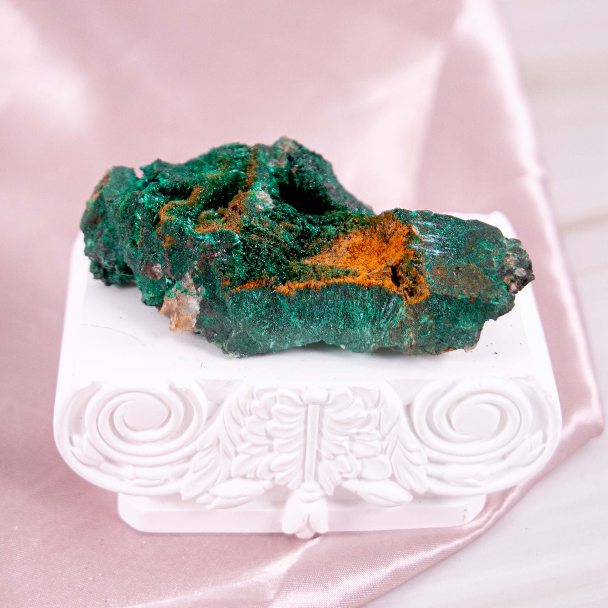 Velvet Malachit Rohstück grün Samt samtig Kristall Edelstein Heilstein Schutzstein Annurah deutscher Onlineshop Geburts- & Glücksstein für den: 20. Januar Geburtsstein: Mai Sternzeichen: Steinbock, Wassermann, Waage Chakra: Herz-Chakra Erzengel: Suriel