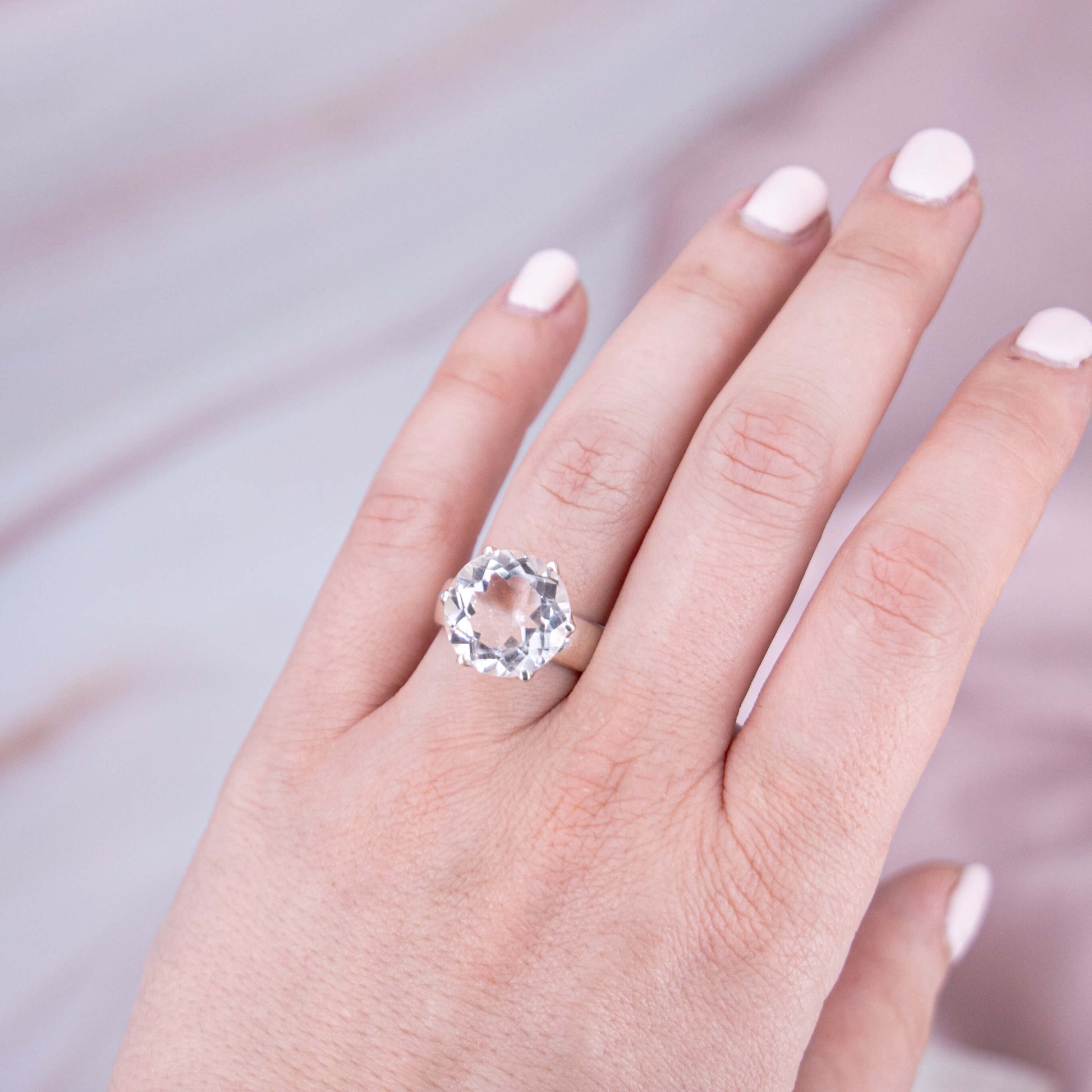 Bergkristall Clear Quarz Ring Schliff Prinzessin Verlobung klar Regenbogen durchsichtig 925 Silber Krappen Annurah deutscher Onlineshop Kristalle Heilsteine Edelsteine Schutzsteine Schilddrüse Augen Fieber Magenschmerzen
