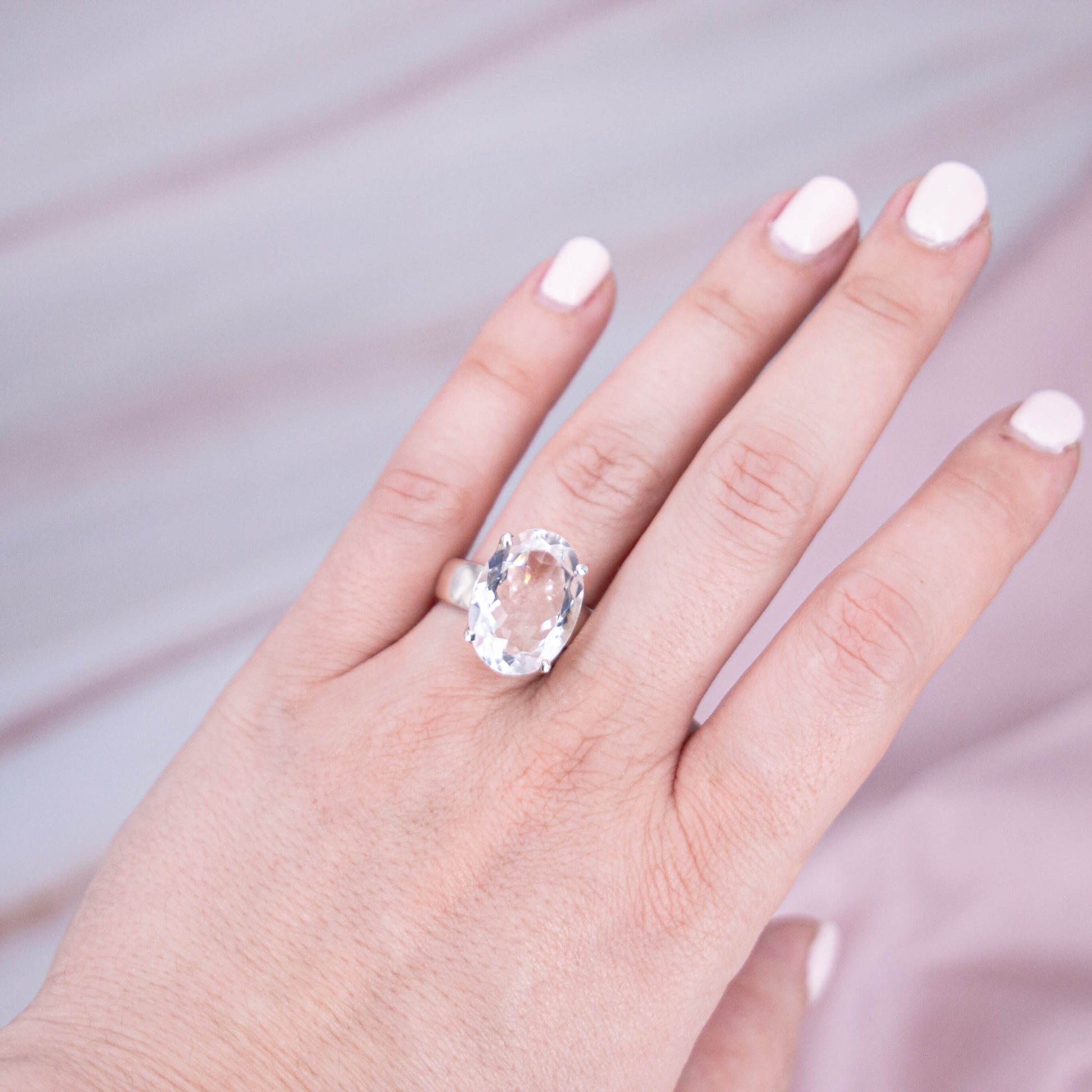 Bergkristall Clear Quarz Ring Schliff Prinzessin Verlobung klar Regenbogen durchsichtig 925 Silber Krappen Annurah deutscher Onlineshop Kristalle Heilsteine Edelsteine Schutzsteine Schilddrüse Augen Fieber Magenschmerzen
