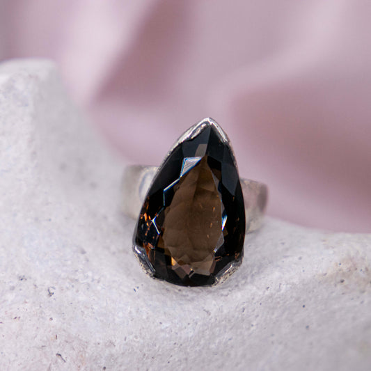 Rauchquarz Morion, Osiriskristall oder Colorado Diamant Ring Kristallring Edelsteinring 925 Silber handgefertigt made in Germany geschliffen braun grau Kristall Edelstein Heilstein Schutzstein weiss Quarz Annurah deutscher Onlineshop Schutz Heilung Stabilität Persönliche Entwicklung Süchte