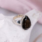 Rauchquarz Morion, Osiriskristall oder Colorado Diamant Kristall Ring Kristallring Edelsteinring 925 Silber handgefertigt made in Germany geschliffen braun Edelstein Heilstein Schutzstein weiss Quarz Annurah deutscher Onlineshop Geburts- & Glücksstein für den: 17. Oktober Sternzeichen: Steinbock, Waage, Skorpion Chakra: Wurzelchakra, Solarplexus Erzengel: Sandalphon