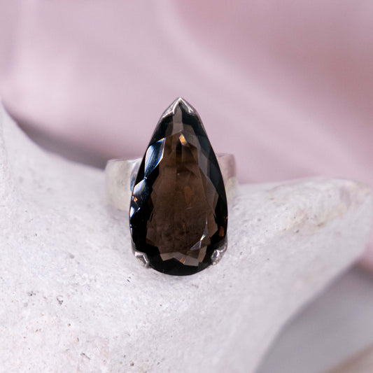 Rauchquarz Morion, Osiriskristall oder Colorado Diamant Ring Kristallring Edelsteinring 925 Silber handgefertigt made in Germany geschliffen braun grau Kristall Edelstein Heilstein Schutzstein weiss Quarz Annurah deutscher Onlineshop Schutz Heilung Stabilität Persönliche Entwicklung Süchte