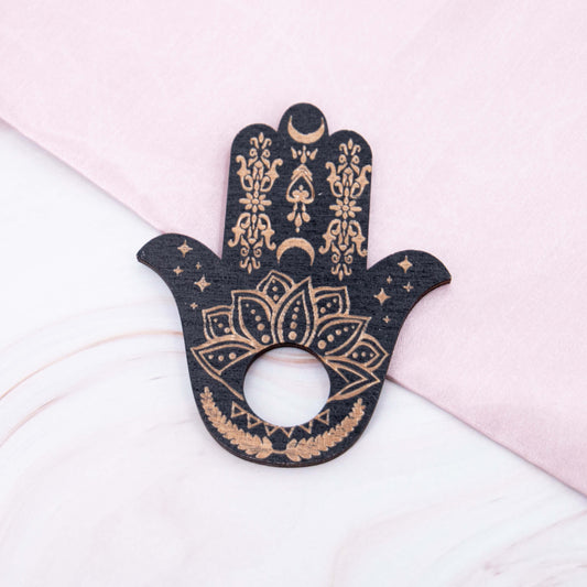 Holz Kugelständer Kugelhalter Ständer Halter für Kristallkugeln Kristalle Edelsteine Heilsteine Schutzsteine Annurah deutscher Onlineshop witchy Esoterik Magie Mond Sonne Design Hamsa Hand Evil Eye Holy Eye Hand schwarz beige braun