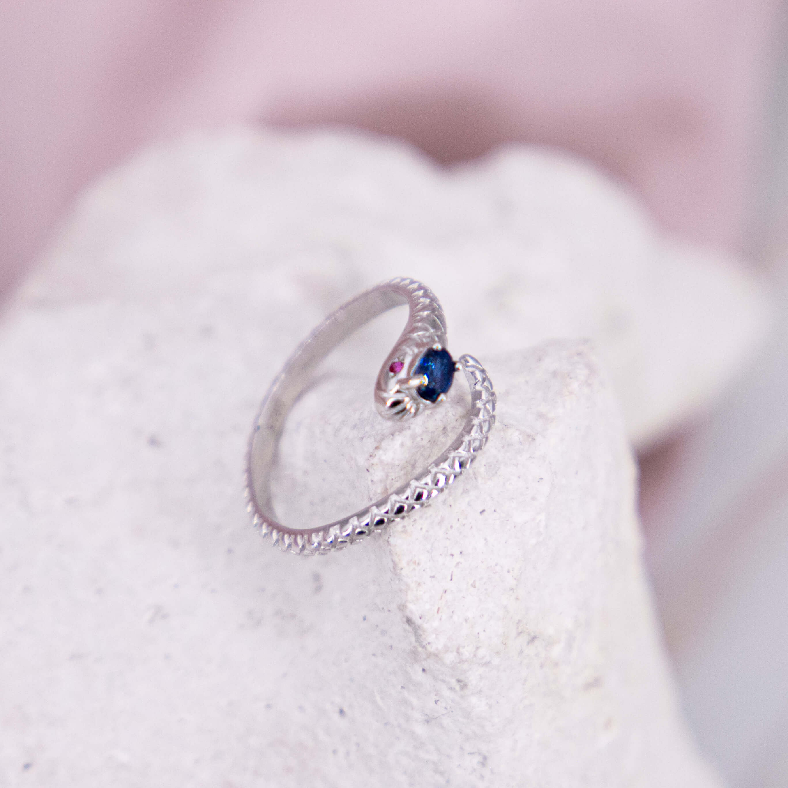 Saphir Schlangen Ring