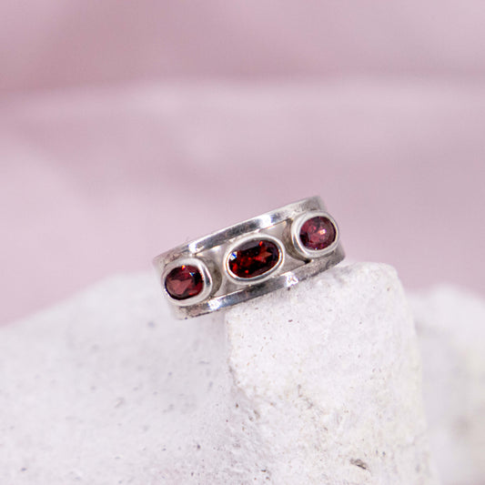 Granat Ring Gr. 60