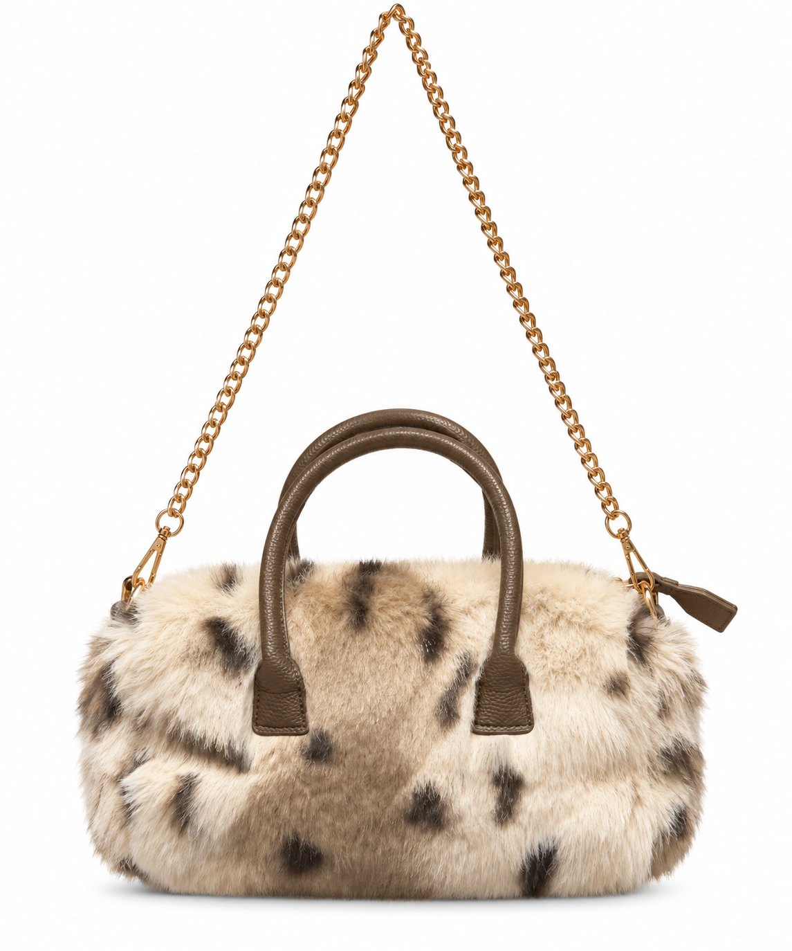 Flauschige Bambi Faux Fur Handtasche in Braun mit schwarzen Flecken, dunkelbraunen Henkeln und goldfarbener Schulterkette auf weißem Hintergrund.