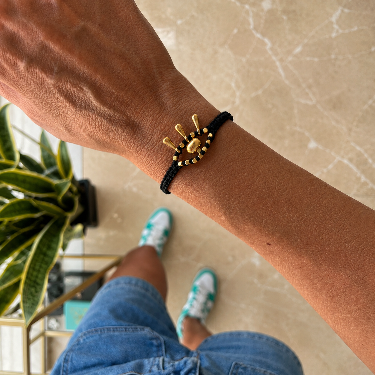 Makramee-Armband „Böser Blick“ – Gold & Schutzsymbol