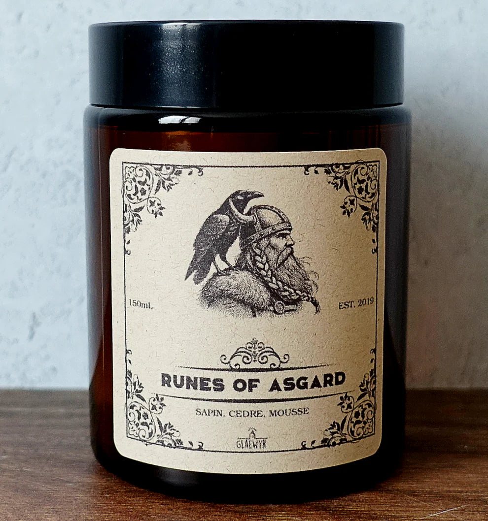 Runes of Asgard – Duftkerze | Kiefer, Zeder & Eichenmoos | 150 ml