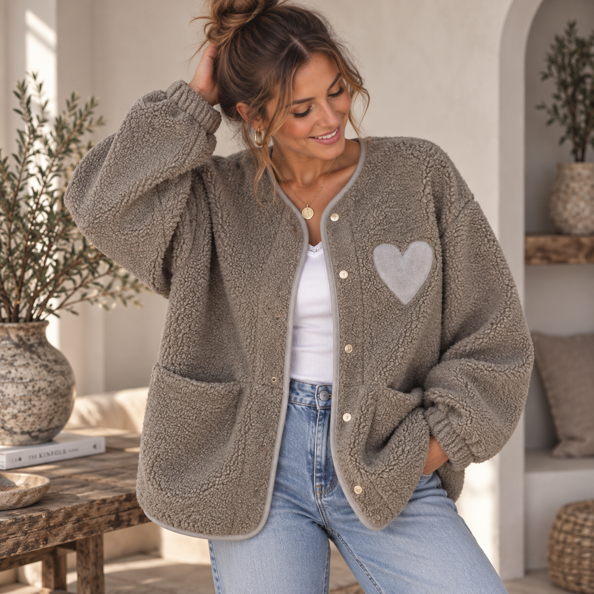 Teddy Jacke Taupe mit Herzdetail