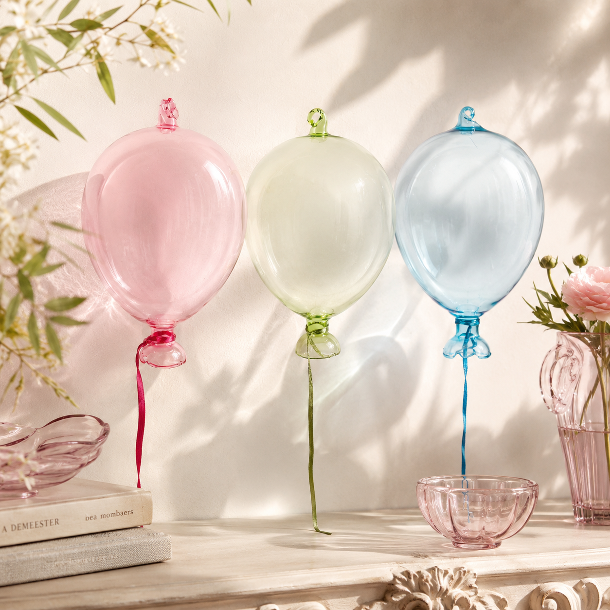 Dekorativer Glasballon in Pastellfarben – Verspielter Anhänger aus Glas