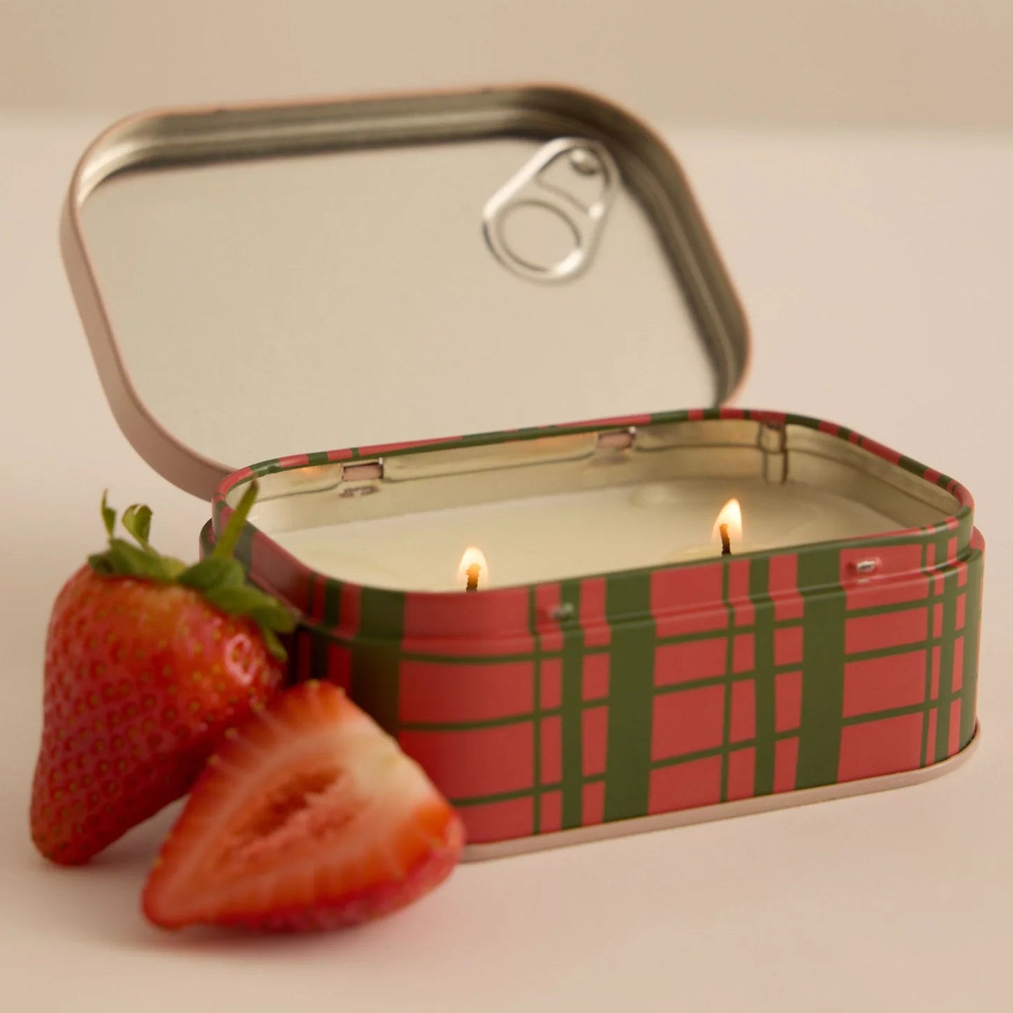 Erdbeere Duftkerze in Metalldose – Paddywax Bistro Kollektion