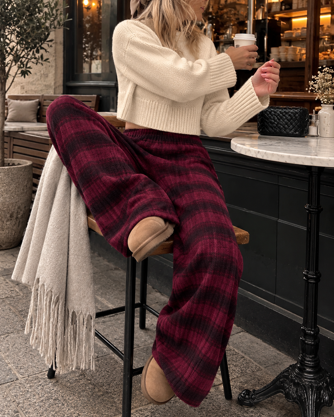 Kuschelige Strickhose mit Streifen – Wide Leg