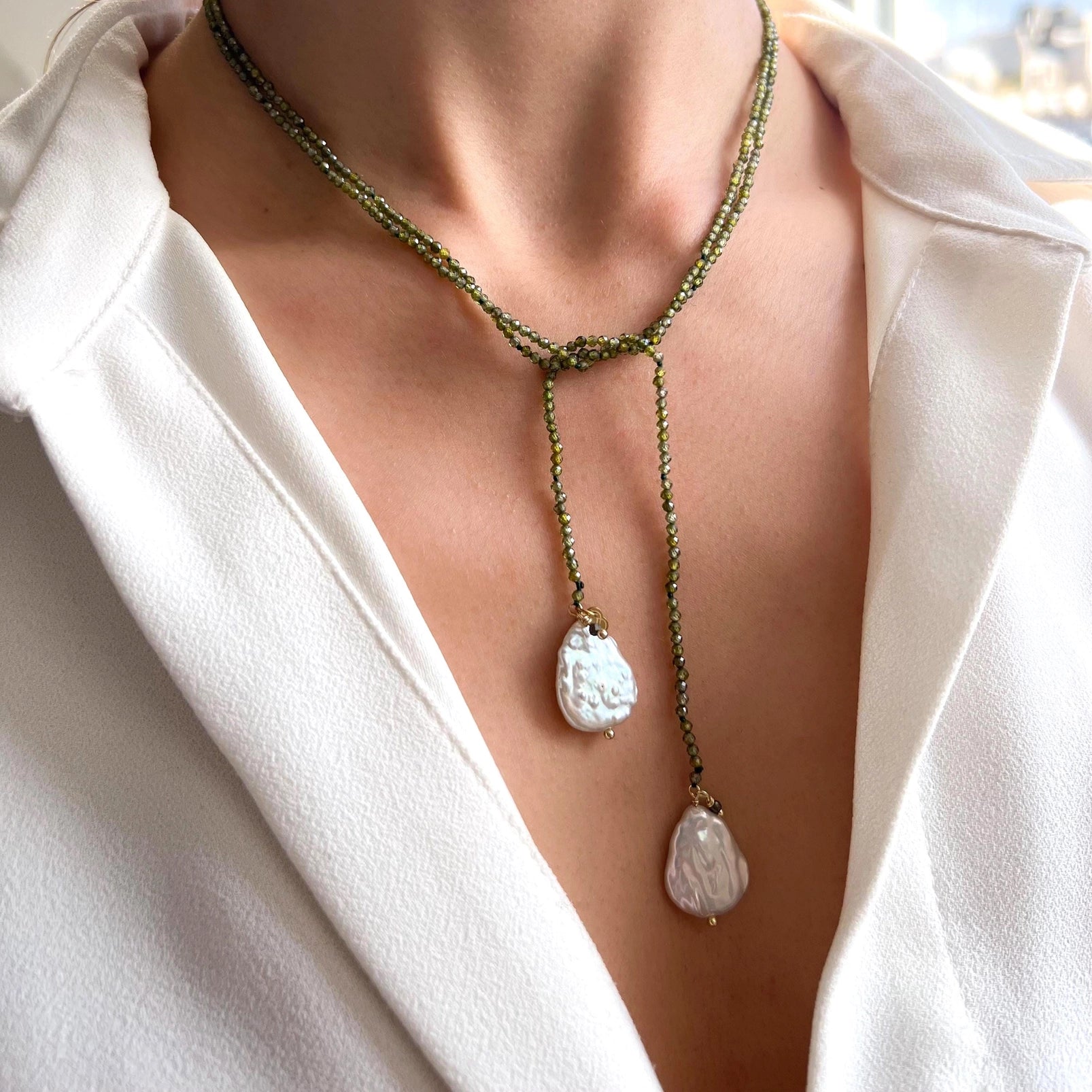 Halskette mit grünen Kristallperlen & Barockperlen – Elegante wandelbare Damenkette