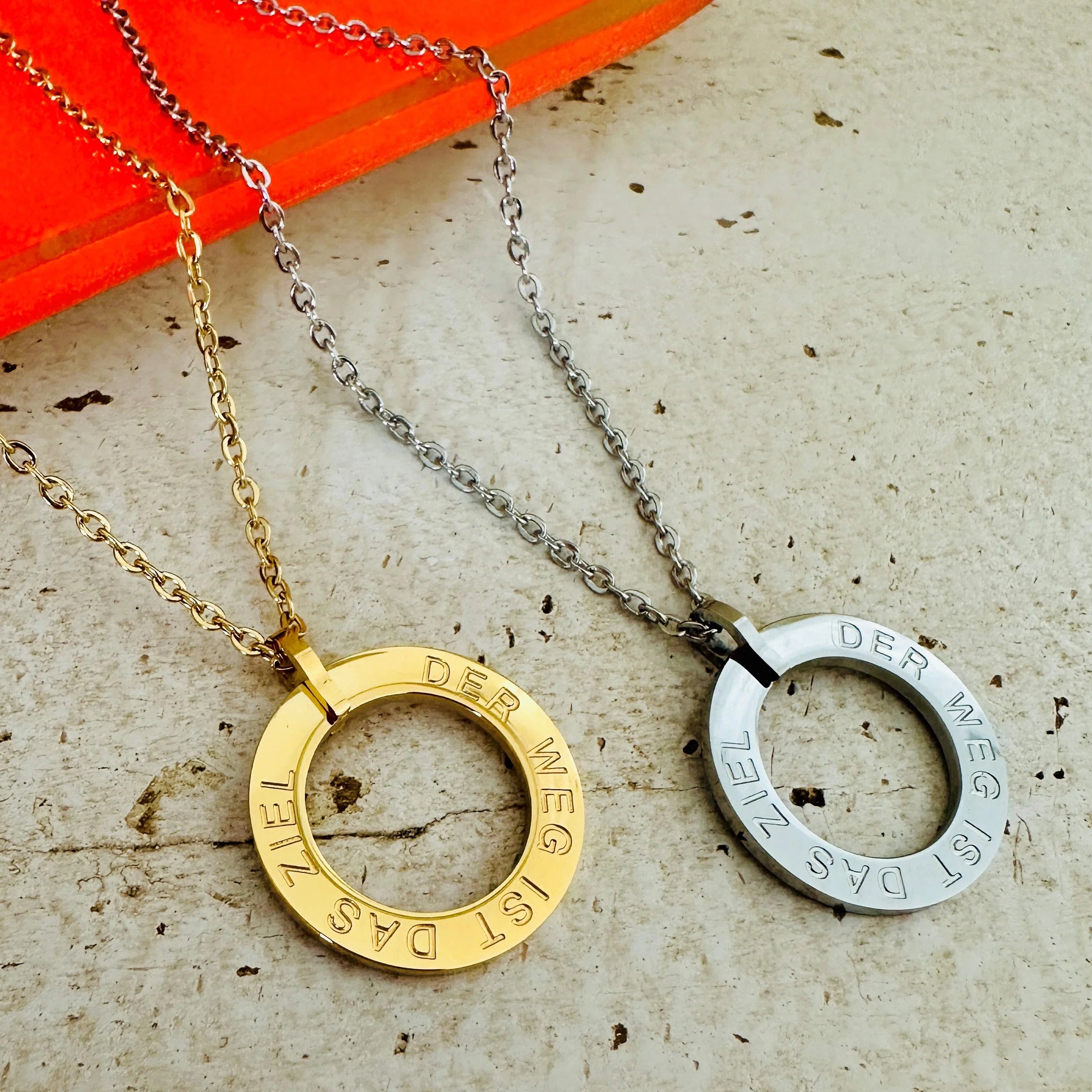 Mantrakette „DER WEG IST DAS ZIEL“ – Edelstahl Halskette in Gold oder Silber – 45+5 cm