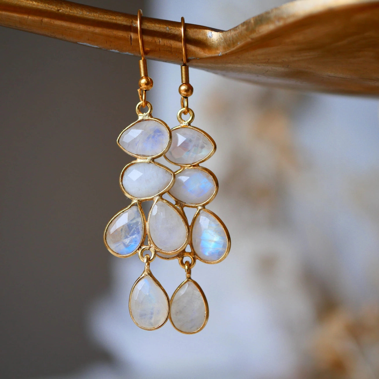 Mayra Regenbogen Mondstein Ohrringe