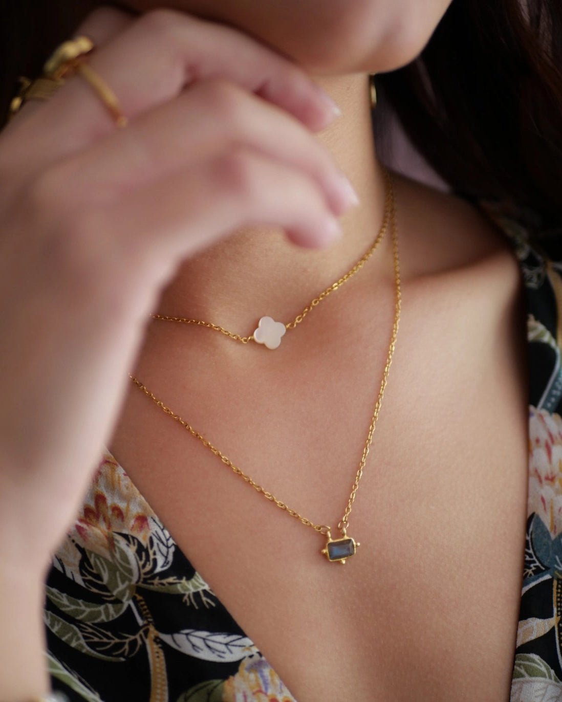 Elarin Kette – Perlmuttklee