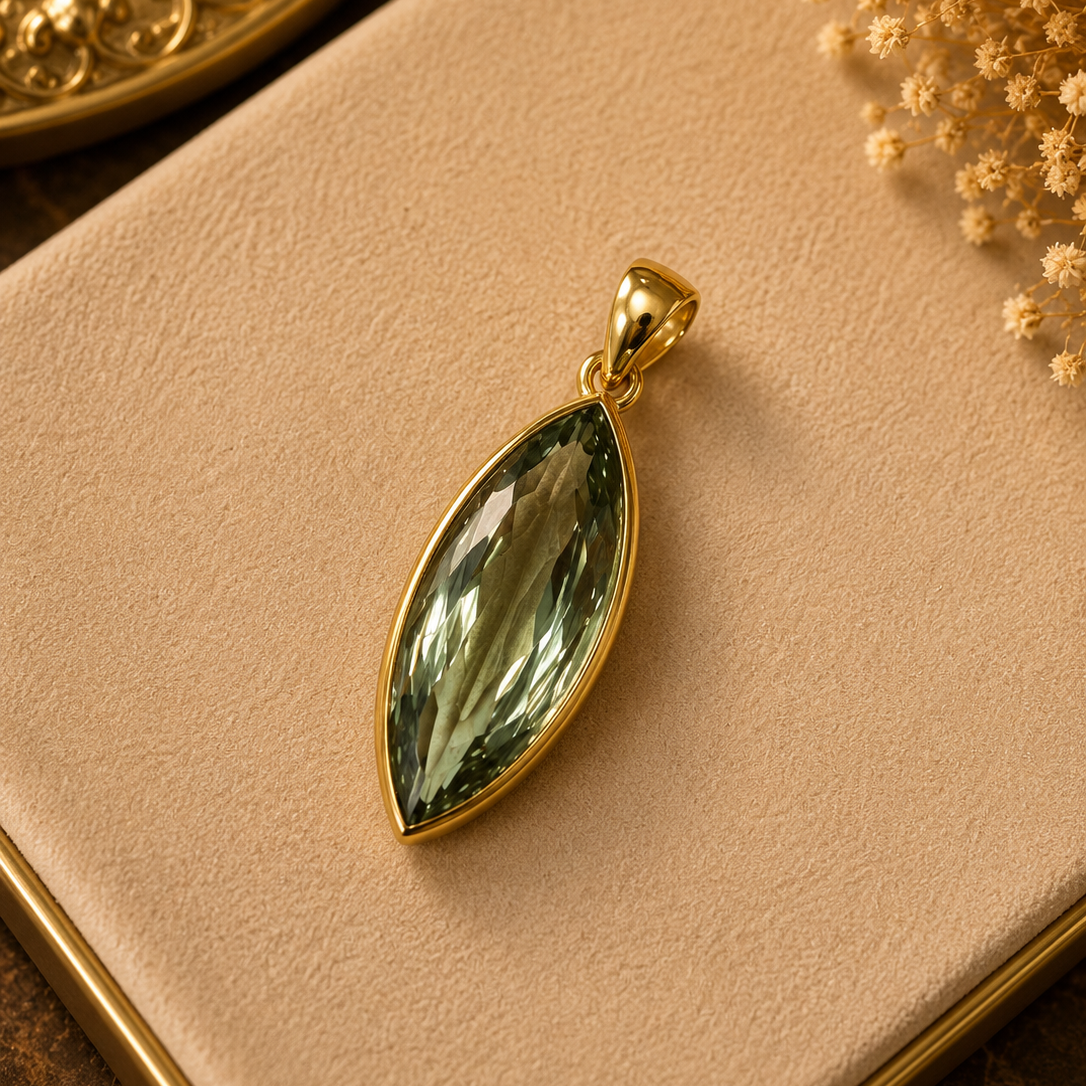 Prasiolith Anhänger in Linsenform aus vergoldetem 925 Sterling Silber