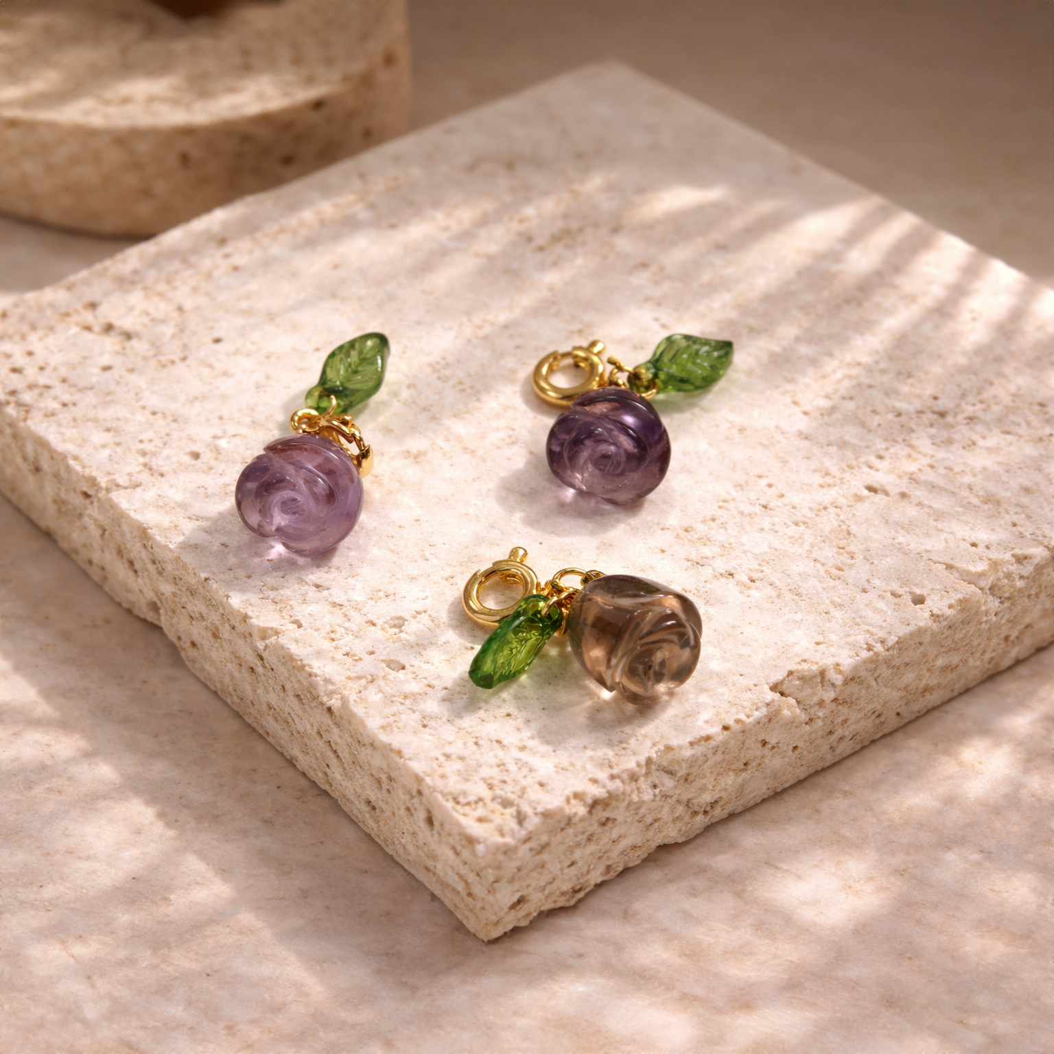 Amethyst Rosen Charm – Edelstein Anhänger für Ketten & Armbänder