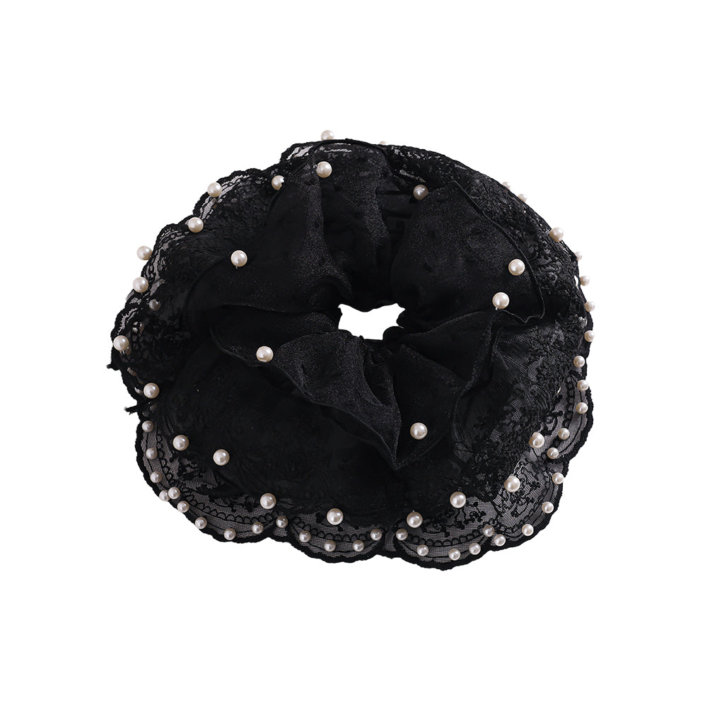 Schwarzer Spitzen Scrunchie mit Perlen – Elegantes Haaraccessoire