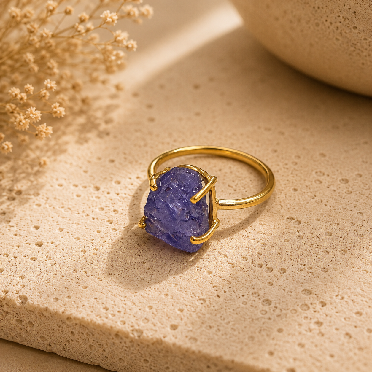 Vergoldeter Tansanit Rohstein Ring Gr. 58 – Edelsteinring Damen