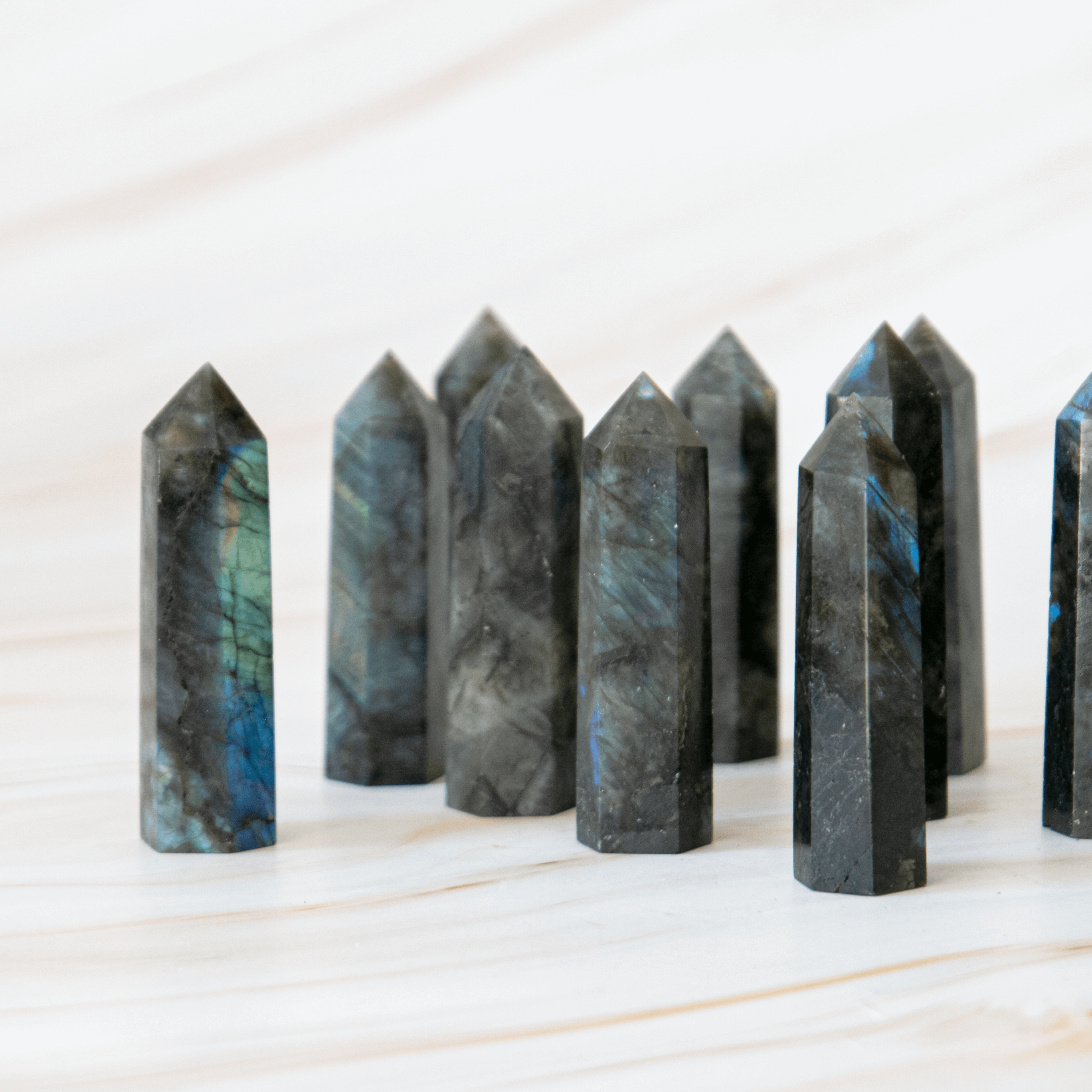 Labradorit Kristallspitze Turm Heilstein Dekoration Spitze Meditation Intuition Aura Hellsichtigkeit Erdung Onlineshop Annuarh Deutschland 