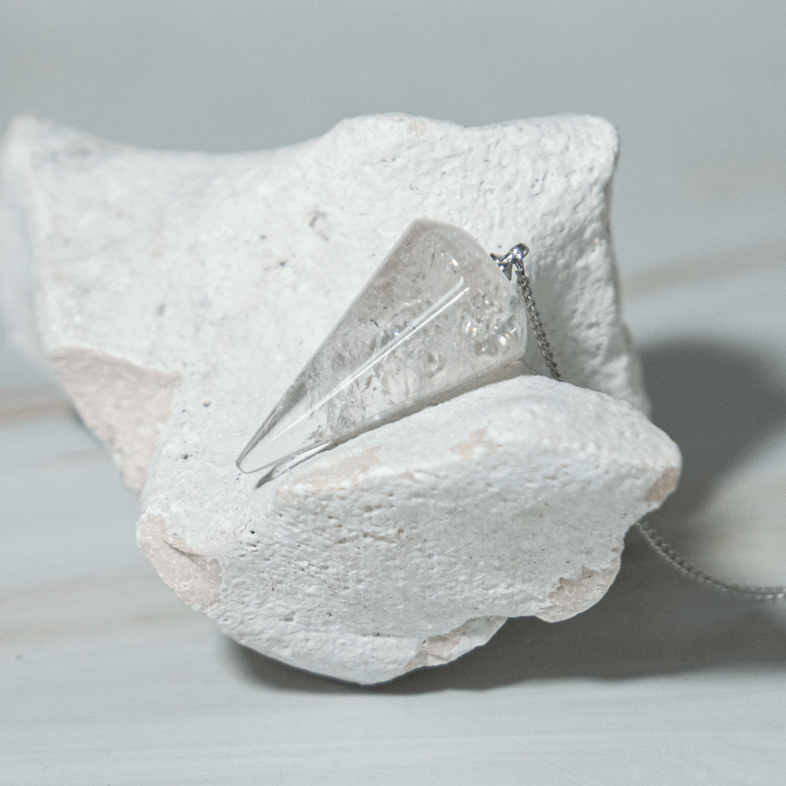 Bergkristall Pendel handgemachter Edelstein fördert Energie Klarheit 