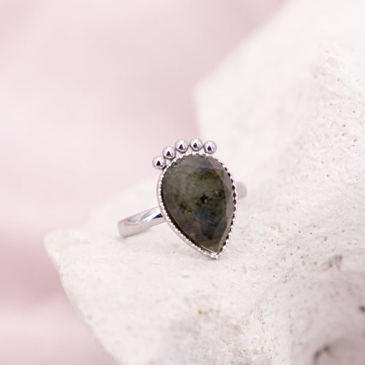 Labradorit Tropfen Tropfenform facettiert Edelstahl silber verstellbar Ring Heilstein Edelstein Kristall Schmuck Talisman Annurah