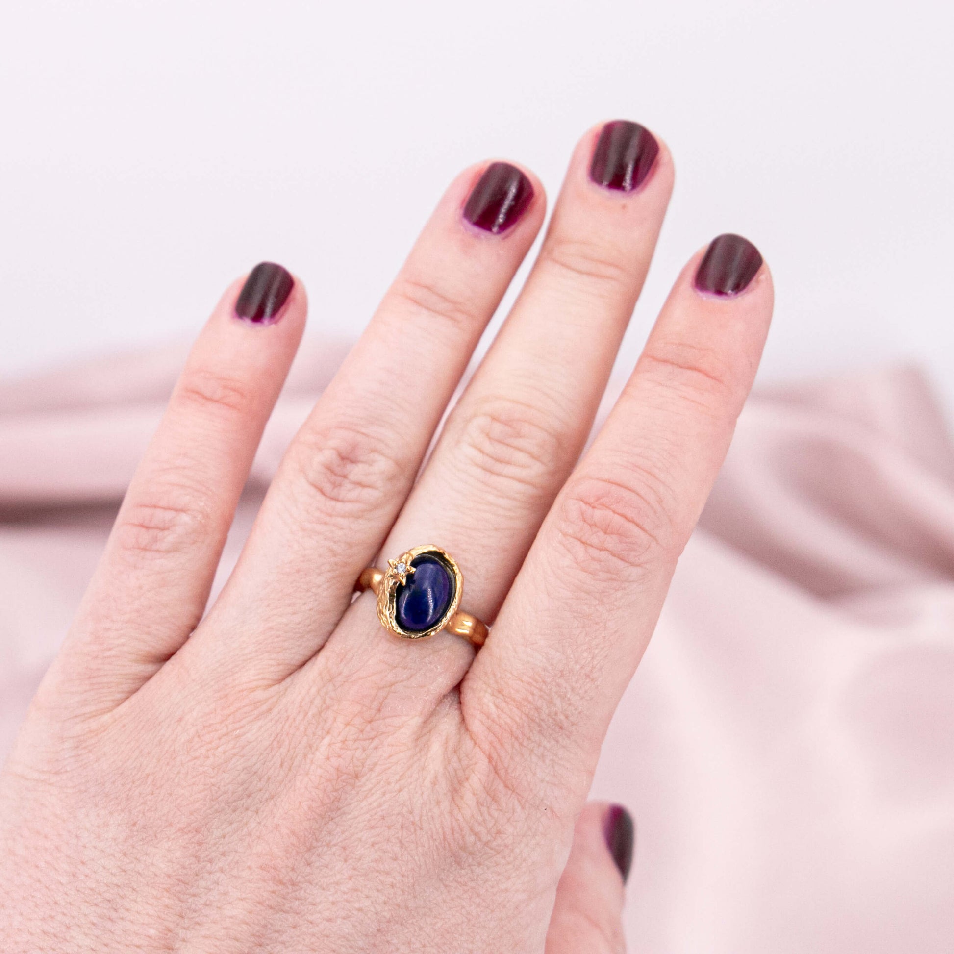 Lapislazuli Ring blau vergoldet Kristalle Edelsteine Heilsteine Schutzsteine Talisman Oval Sonne Mond und Sterne