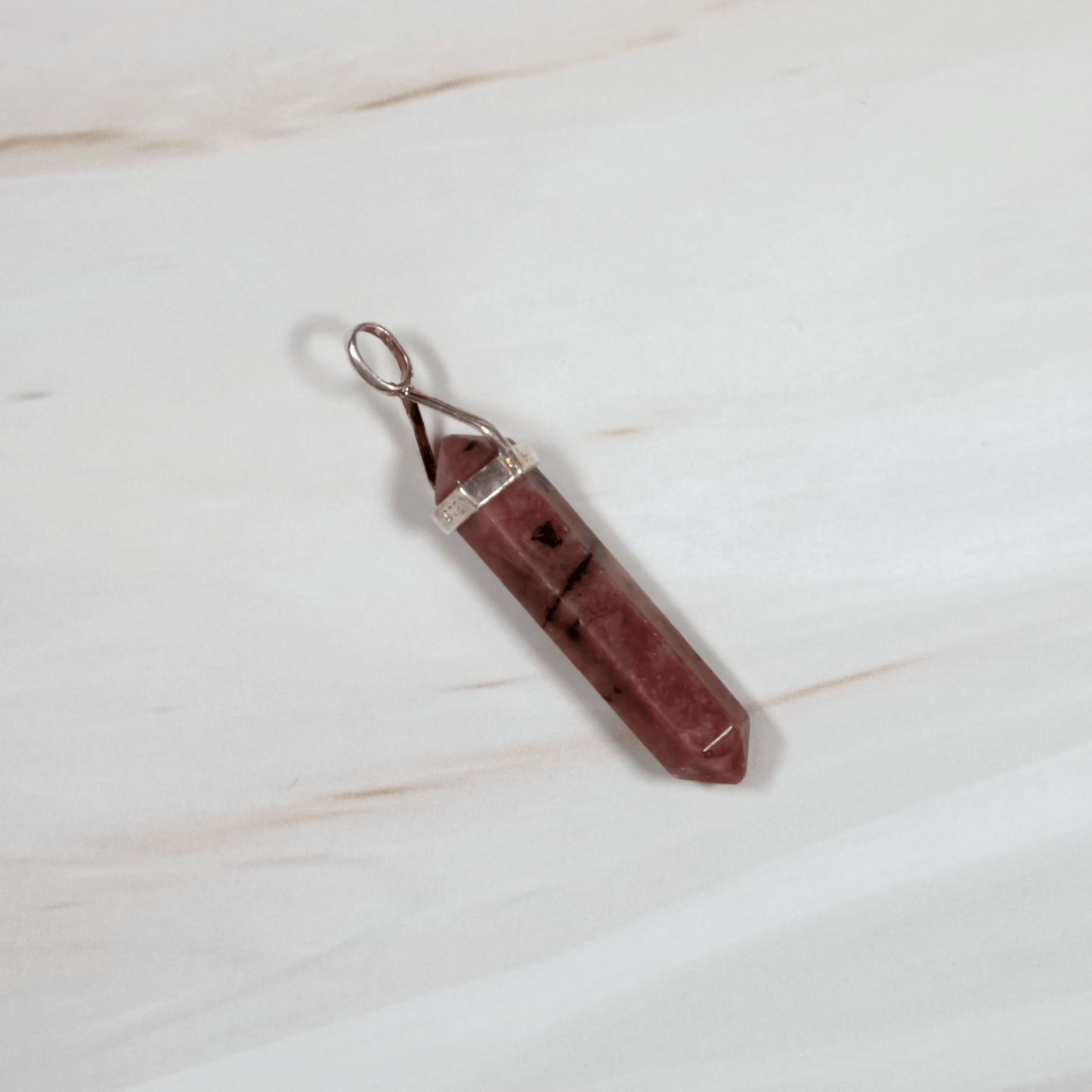 Rhodonit Spitze Edelstein Silber Anhänger Kette Schmuck Kristallschmuck Kristallspitze steht für Wahre Liebe Astrologie Kristall für Sternzeichen Stier Widder Geburtsstein für Mai Onlineshop Deutschland Annurah