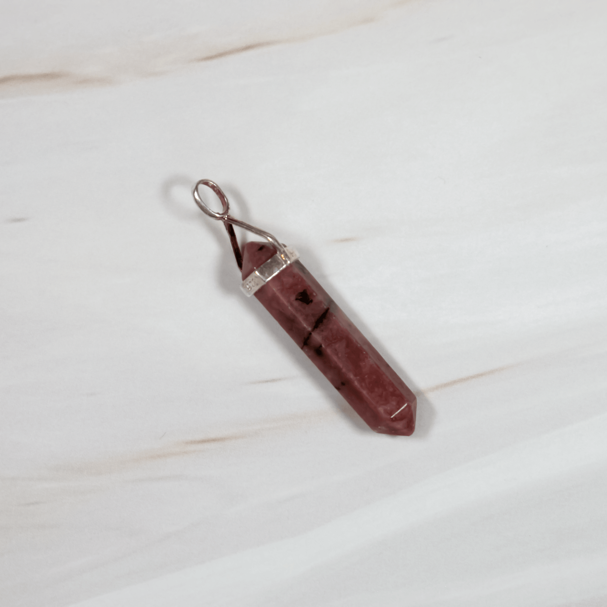 Rhodonit Spitze Edelstein Silber Anhänger Kette Schmuck Kristallschmuck Kristallspitze steht für Wahre Liebe Astrologie Kristall für Sternzeichen Stier Widder Geburtsstein für Mai Onlineshop Deutschland Annurah