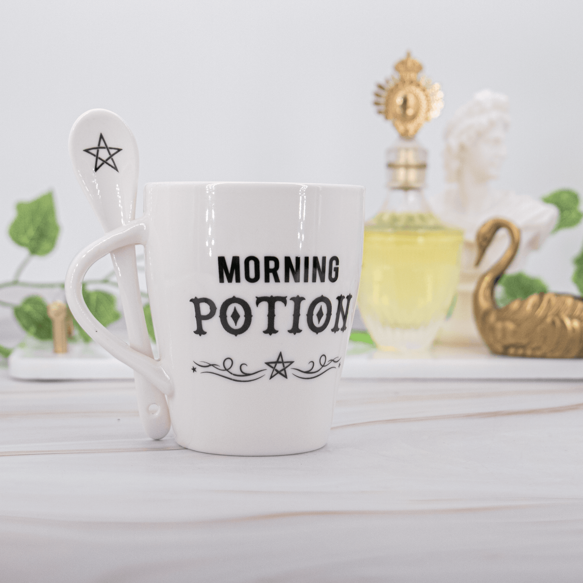 Morning Potion Tasse Becher Keramik weiss schwarz Spruch Humor Hexe Witch Spiritualität Stern Pentagramm Magie magic mit Löffel Löffelhalter 