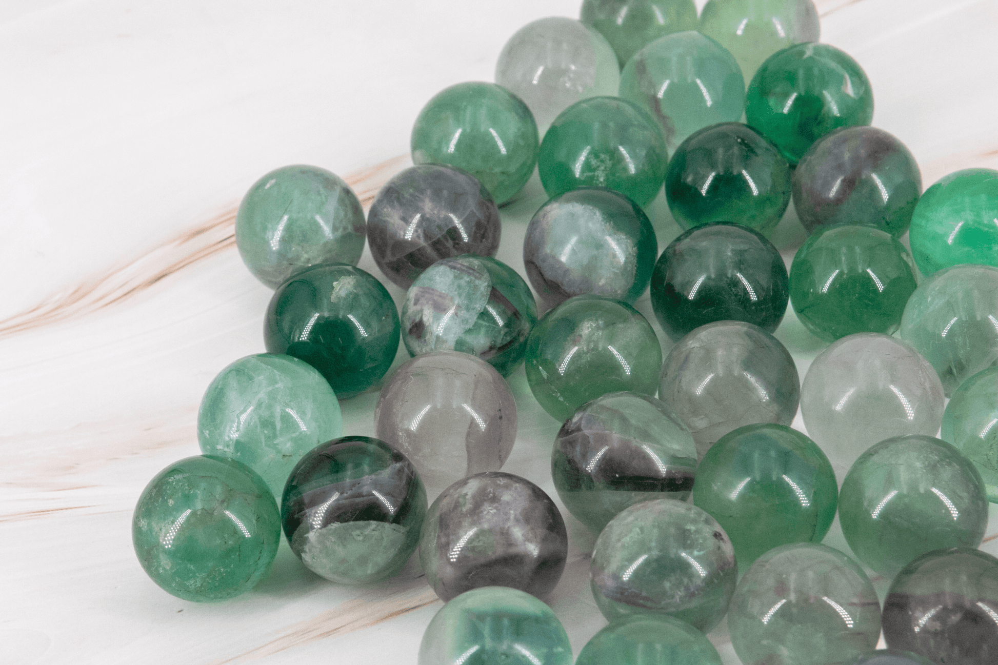 Fluoritkugel Fluorit Kugel Solarplexus Kehlchakra Kronenchakra Ordnung Bewusstsein Ziele Büro Schreibtisch