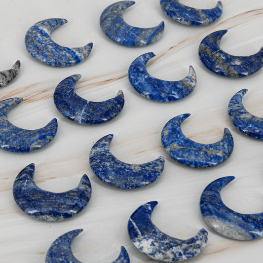 Lapislazuli blau grau weiss Mond Halbmond Carving Heilstein Edelstein Kristall 