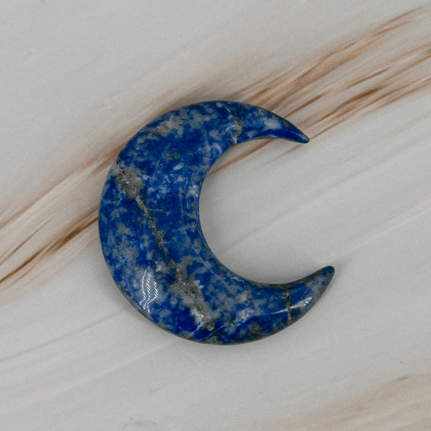 Lapislazuli blau grau weiss Mond Halbmond Carving Heilstein Edelstein Kristall 