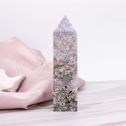 Ozean Jaspis Sea Jasper Oceanjasper Meer rot rosa Moos Baumachat Spitze Baum Achat Moosachat grün weiss Adern Turm Spitze Obelisk deutscher Onlineshop Annurah Statement Piece Einzelstück Heilstein Edelstein Schutzstein Kristall